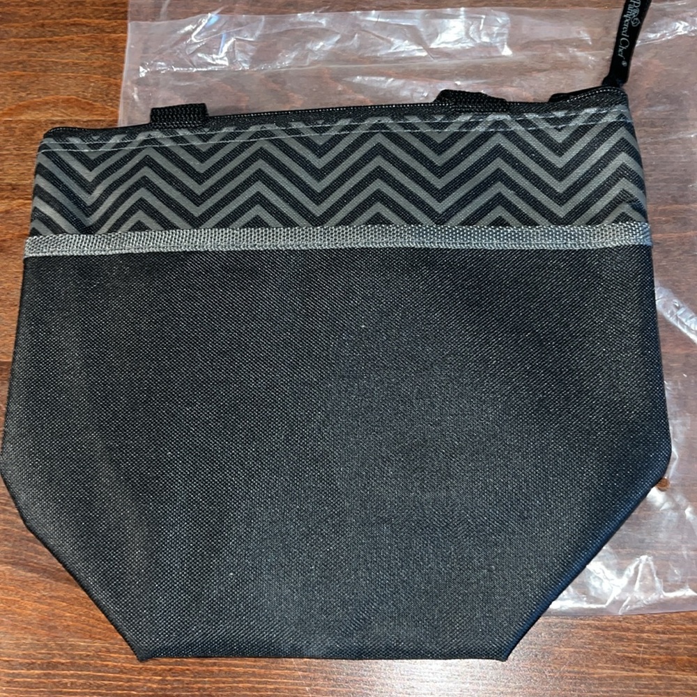 Pampered Chef Insulated On The Go Lunch Tote NWT - Picture 2 of 4